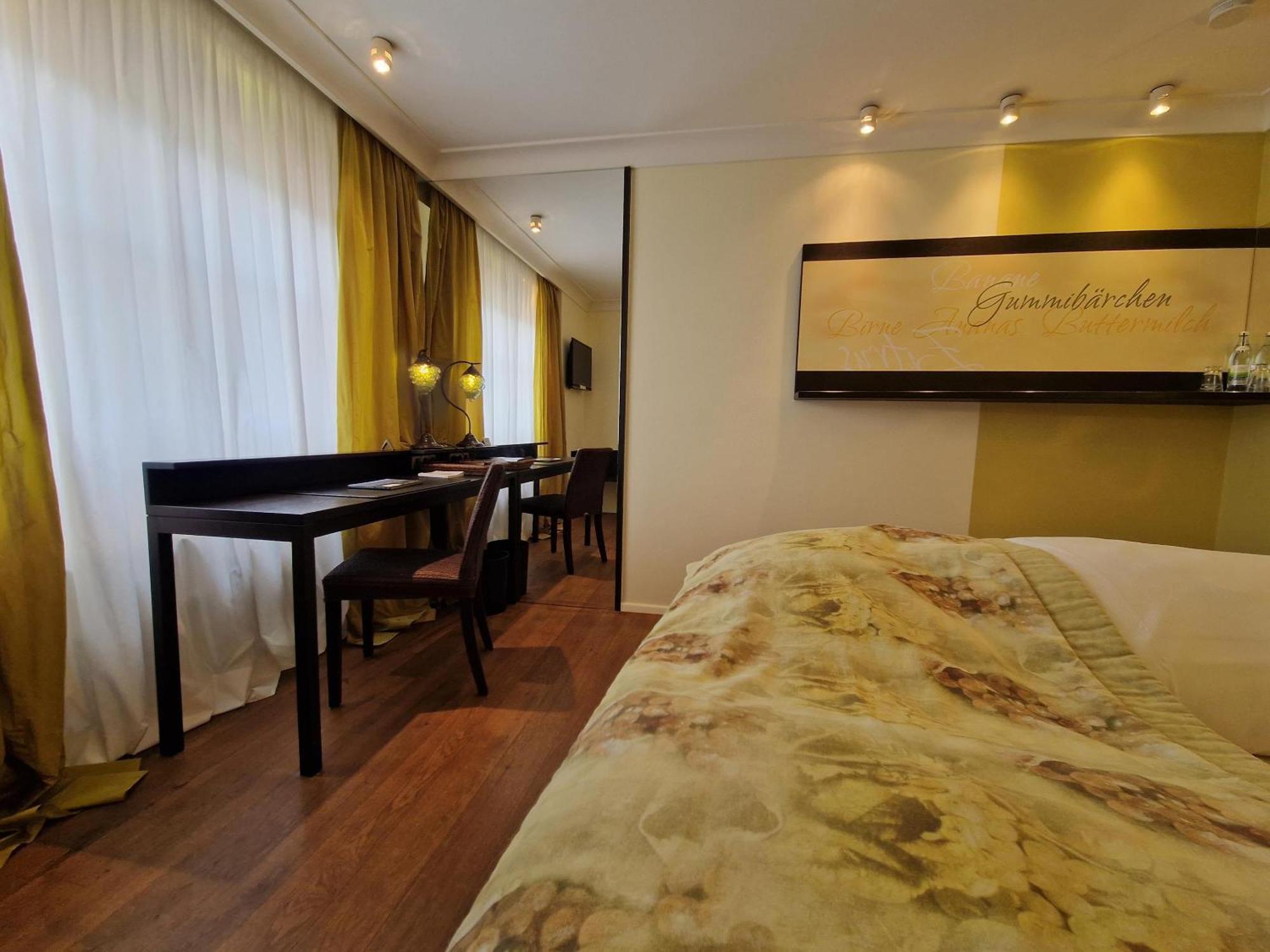 Laurentius Boutique-Hotel & Restaurant ヴァイカースハイム エクステリア 写真