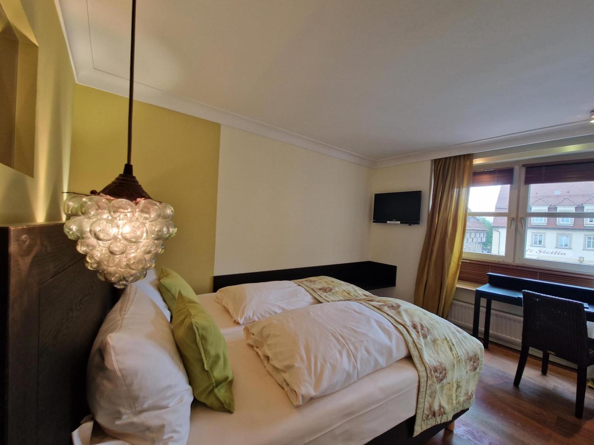 Laurentius Boutique-Hotel & Restaurant ヴァイカースハイム エクステリア 写真